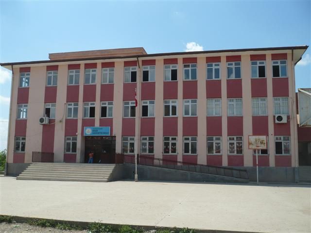 Üctepe Ortaokulu 