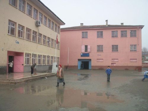 Mehmetçik Ortaokulu 