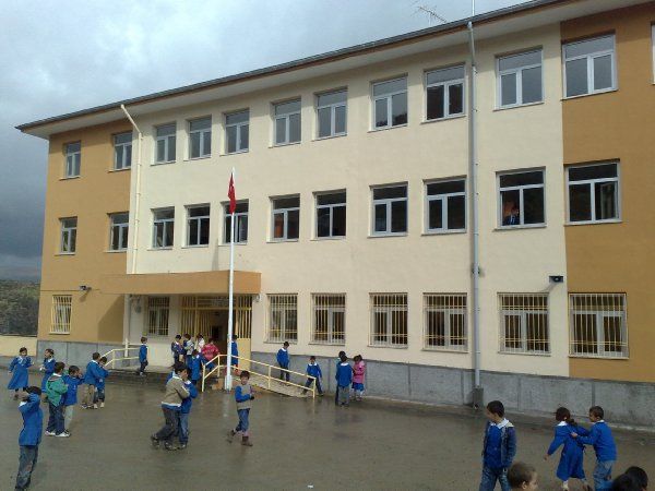 Bayat Ortaokulu 