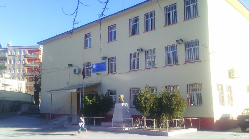 Cumhuriyet İlkokulu 