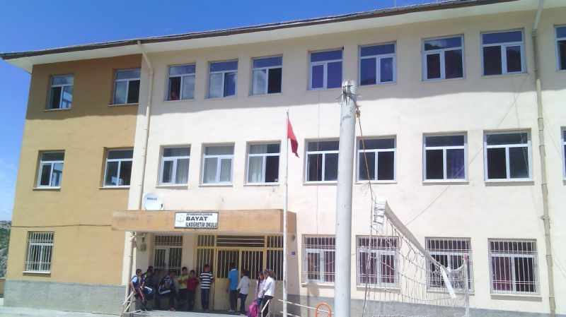 Bayat İlkokulu 