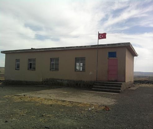 Karacaveren İlkokulu 