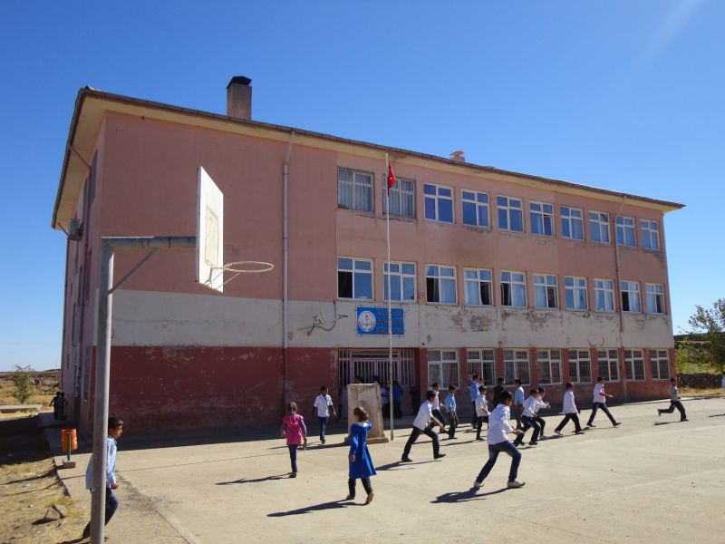 Karaçevre İlkokulu 