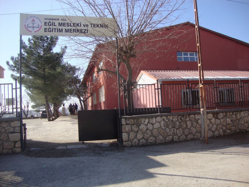 Eğil Meslekî Ve Teknik Eğitim Merkezi 