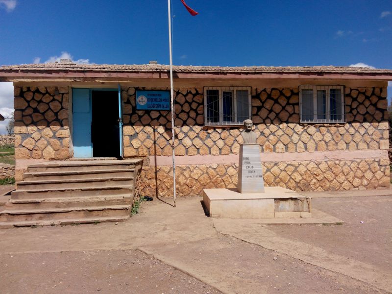 Döşemeler İlkokulu 
