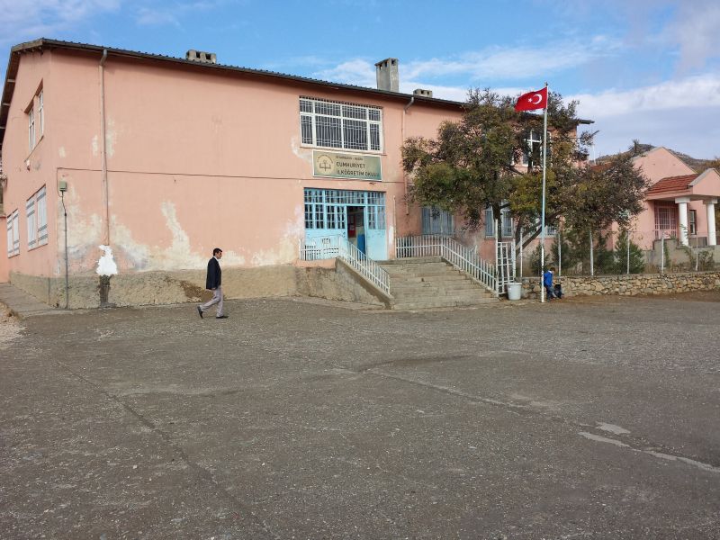 Cumhuriyet İlkokulu 