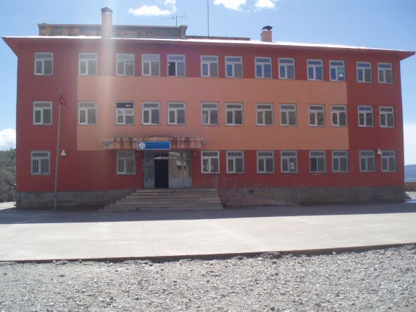 Kayahan İlkokulu 