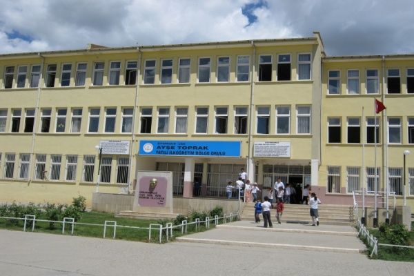 Ayşe Toprak Yatılı Bölge Ortaokulu 
