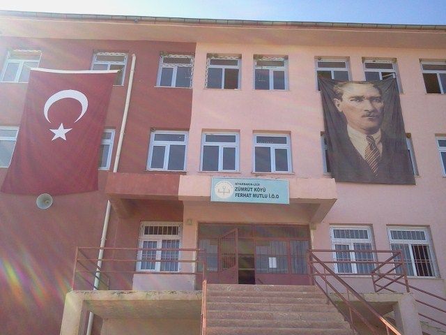 Zümrüt Ferhat Mutlu Ortaokulu 