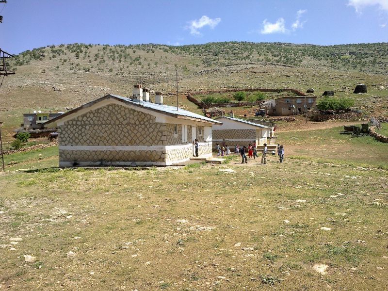 Üçbasamak İlkokulu 