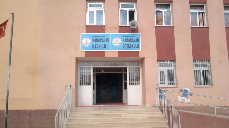 Karacalar Ortaokulu 