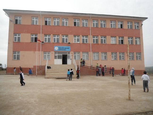 Tokluca Köyü Turan Koçer İlkokulu 