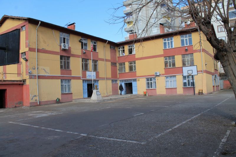 80. Yıl Cumhuriyet Anadolu Lisesi 