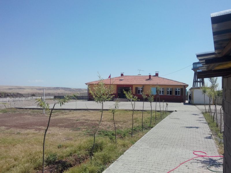 Tanışık Ortaokulu 