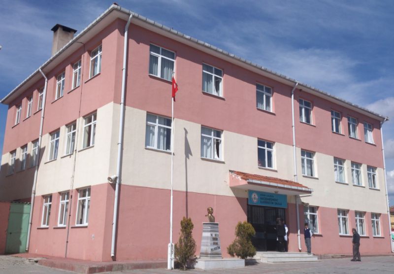 Hacıdanişment İlkokulu 