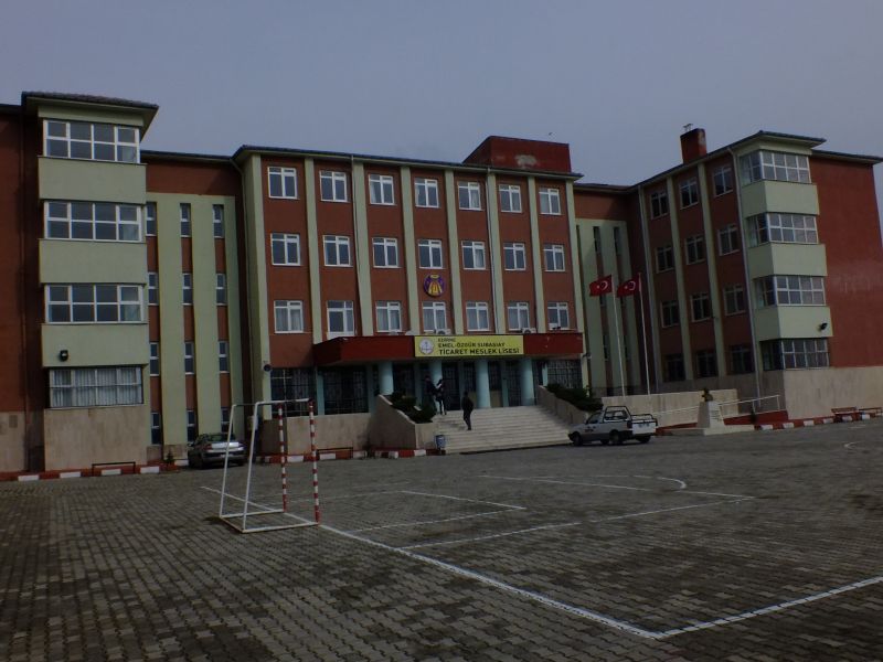 Emel - Özgür Subaşıay Mesleki Ve Teknik Anadolu Lisesi 