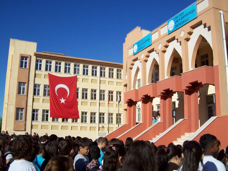 Lala Şahinpaşa İlkokulu 