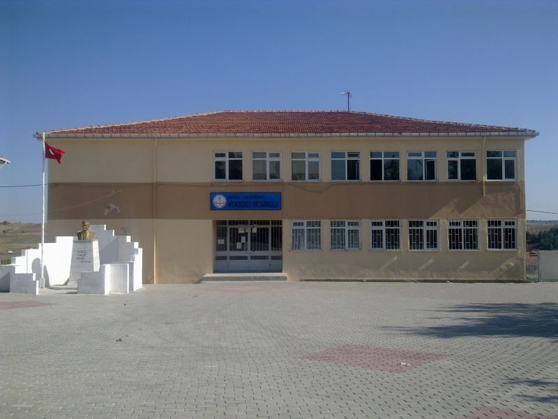 Menderes Ortaokulu 