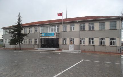Safvet Buzcu İlkokulu 