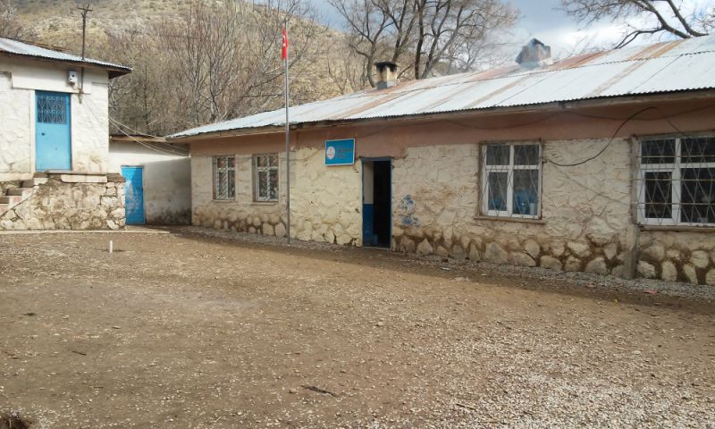 Yalnızdamlar İlkokulu 