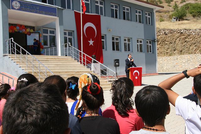 Karakaş Hüseyin Zati Yildirim Ortaokulu 