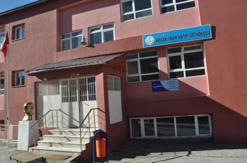 Arıcak İmam Hatip Ortaokulu 