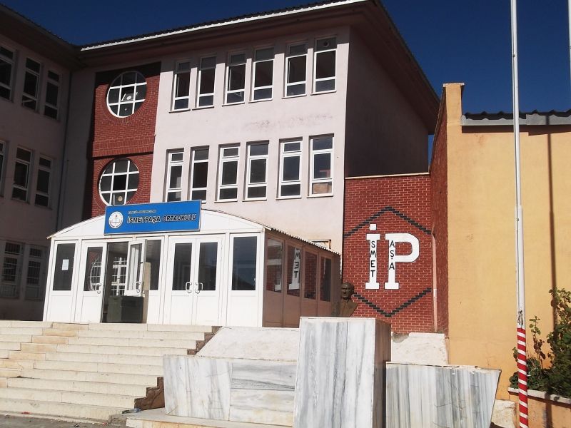İsmet Paşa Ortaokulu 