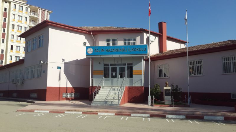 Salim Hazardağlı İlkokulu 