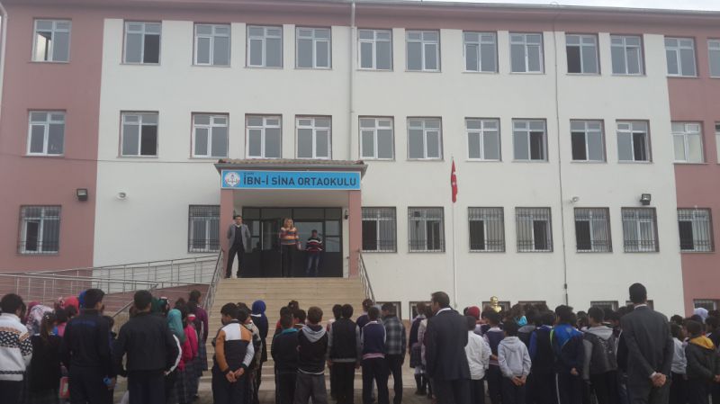 İbn-İ Sina Ortaokulu 