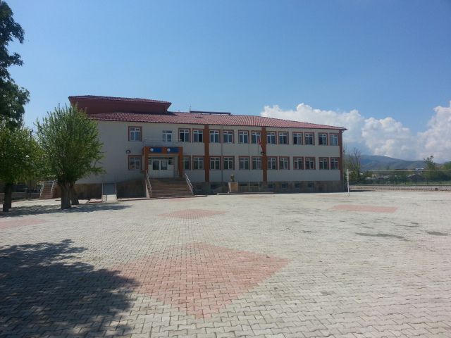 Yünlüce İlkokulu 