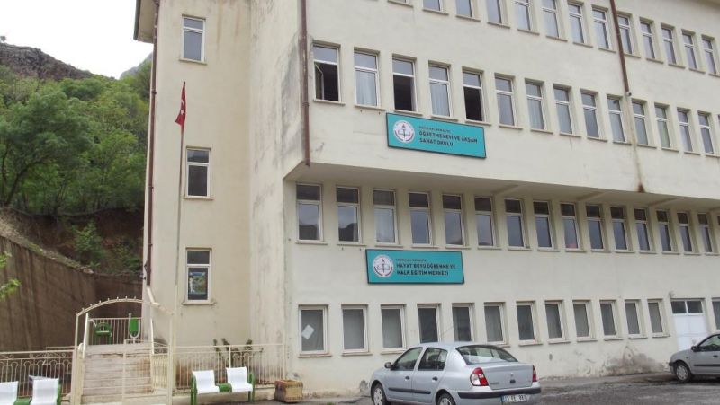 Öğretmen Evi Ve Akşam Sanat Okulu 