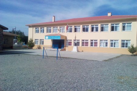 Gülhanım-Celal Toraman Ortaokulu 
