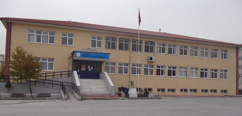 Mehmetçik Ortaokulu 