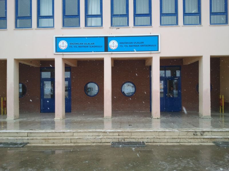 Ulalar 75.yıl Bayrak İlkokulu 