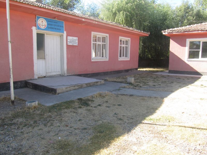 Azizbey Çiftliği 100.yıl İlkokulu 