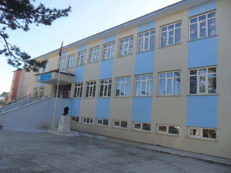 Gürsel Ve Nezahat Çeçen İlkokulu 