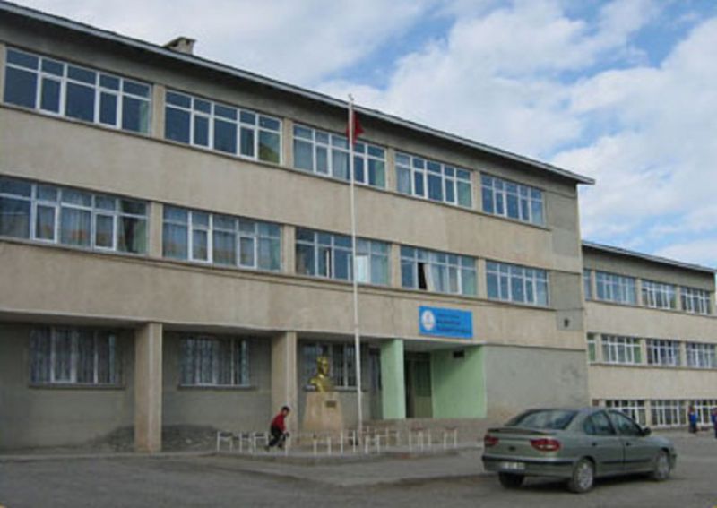 Mamahatun 17 Şubat Ortaokulu 