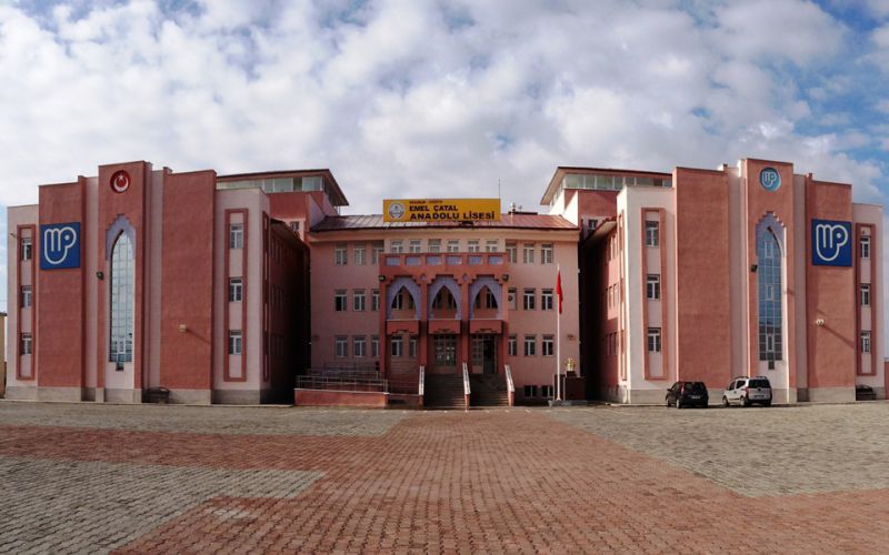 Emel Çatal Anadolu Lisesi 