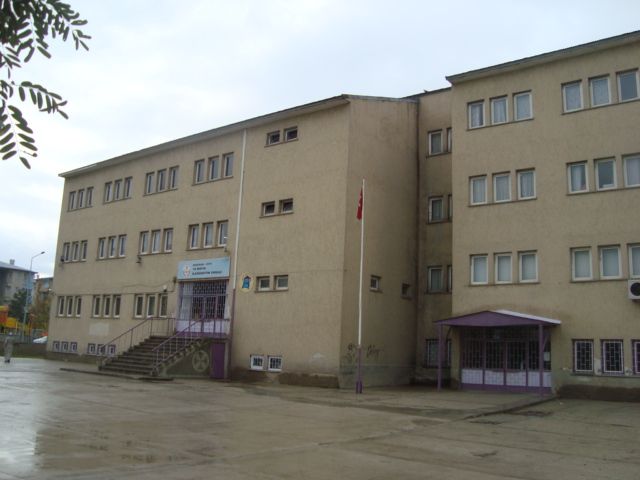 19 Mayıs Ortaokulu 