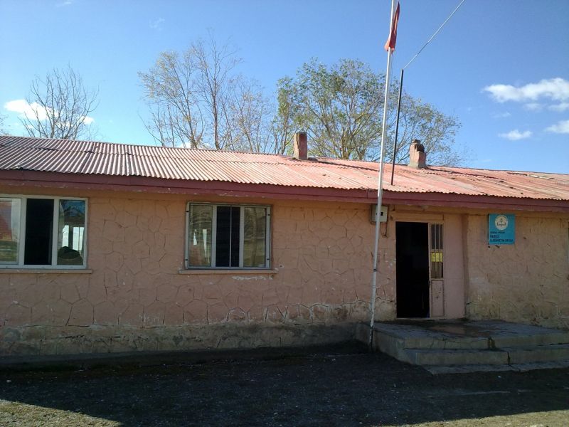 Harçlı İlkokulu 