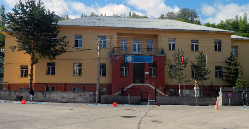 İspir İmam Hatip Ortaokulu 