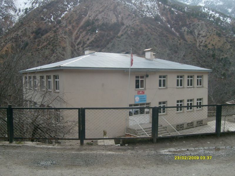 Çamlıkaya İlkokulu 