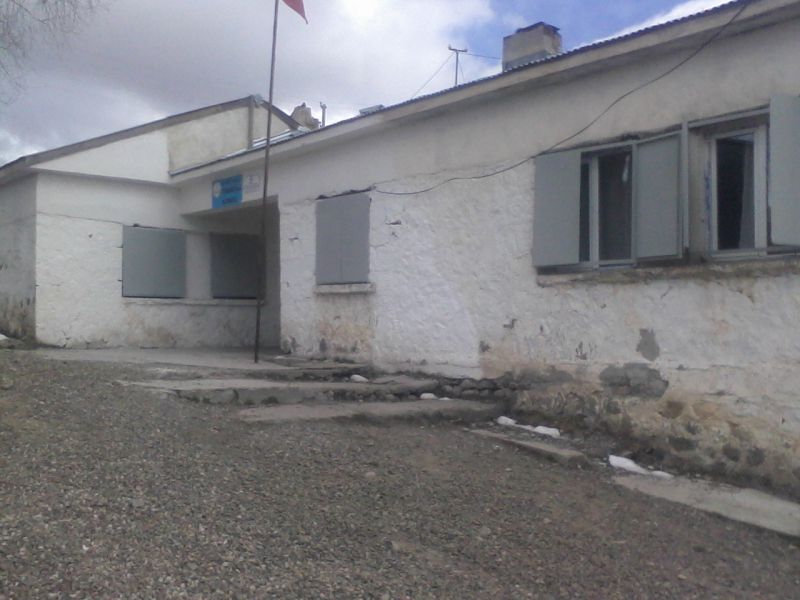 Yukarıyayla İlkokulu 