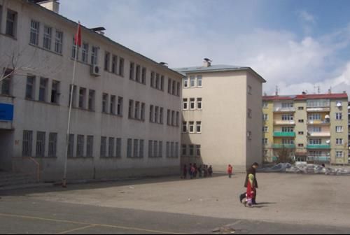 70. Yıl Cumhuriyet Ortaokulu 