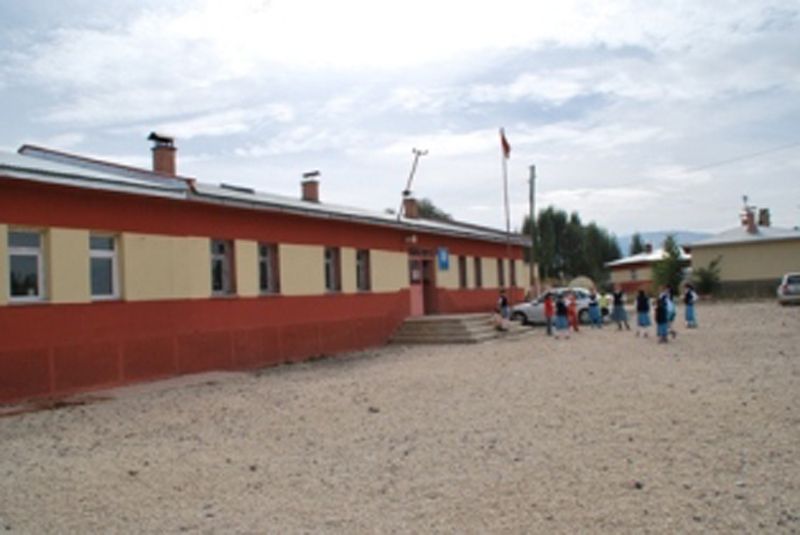 Şehit İlhami Koçak Ortaokulu 