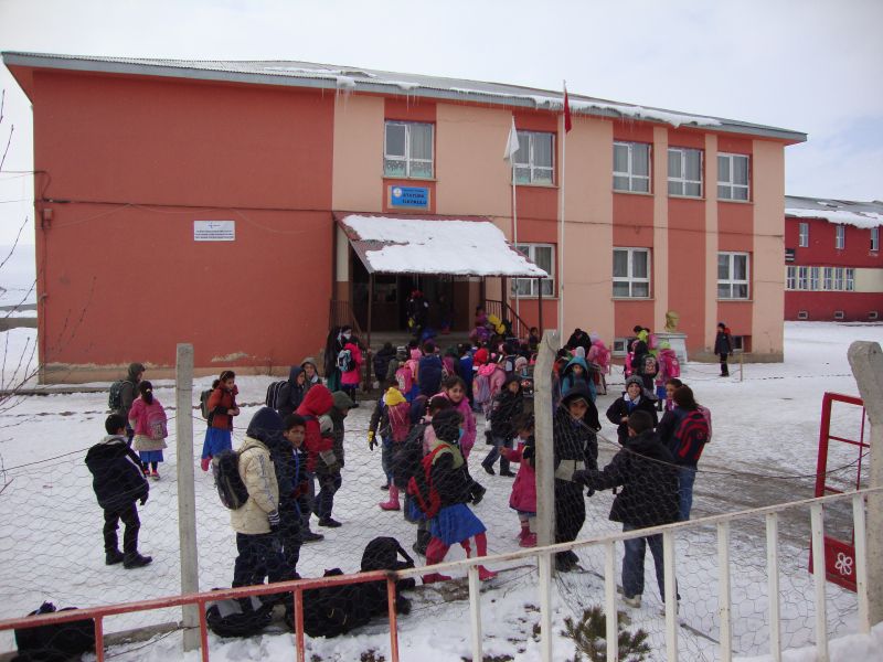 Atatürk İlkokulu 