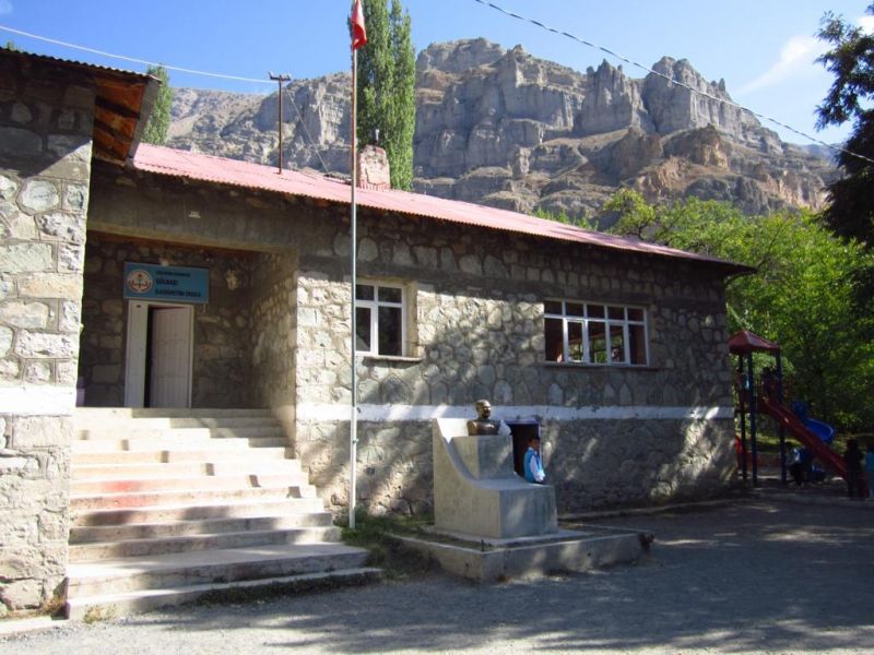 Gölbaşı İlkokulu 
