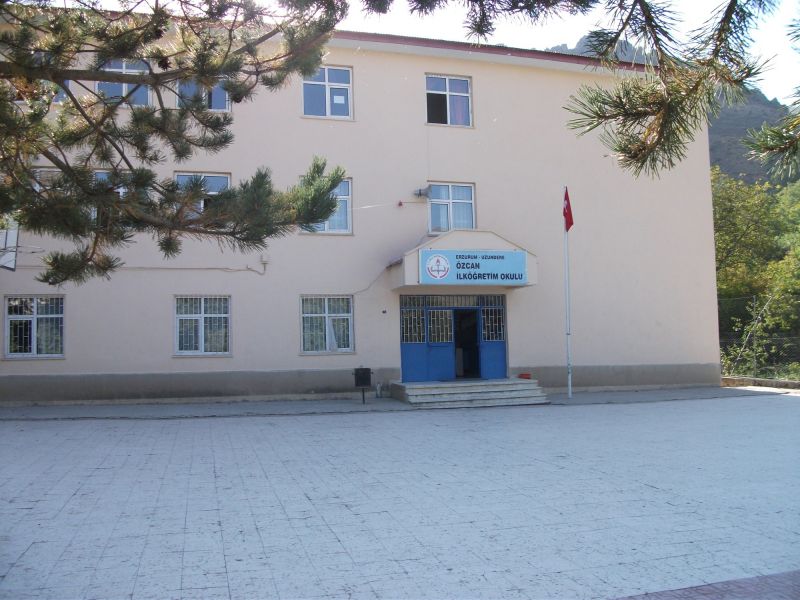 Özcan İlkokulu 