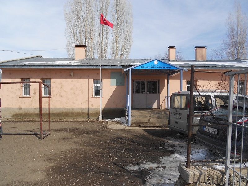 Çiftlik Şehit Bülent Karataş Ortaokulu 