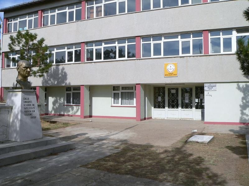 Şehit Münir Yıldızak Çok Programlı Anadolu Lisesi 